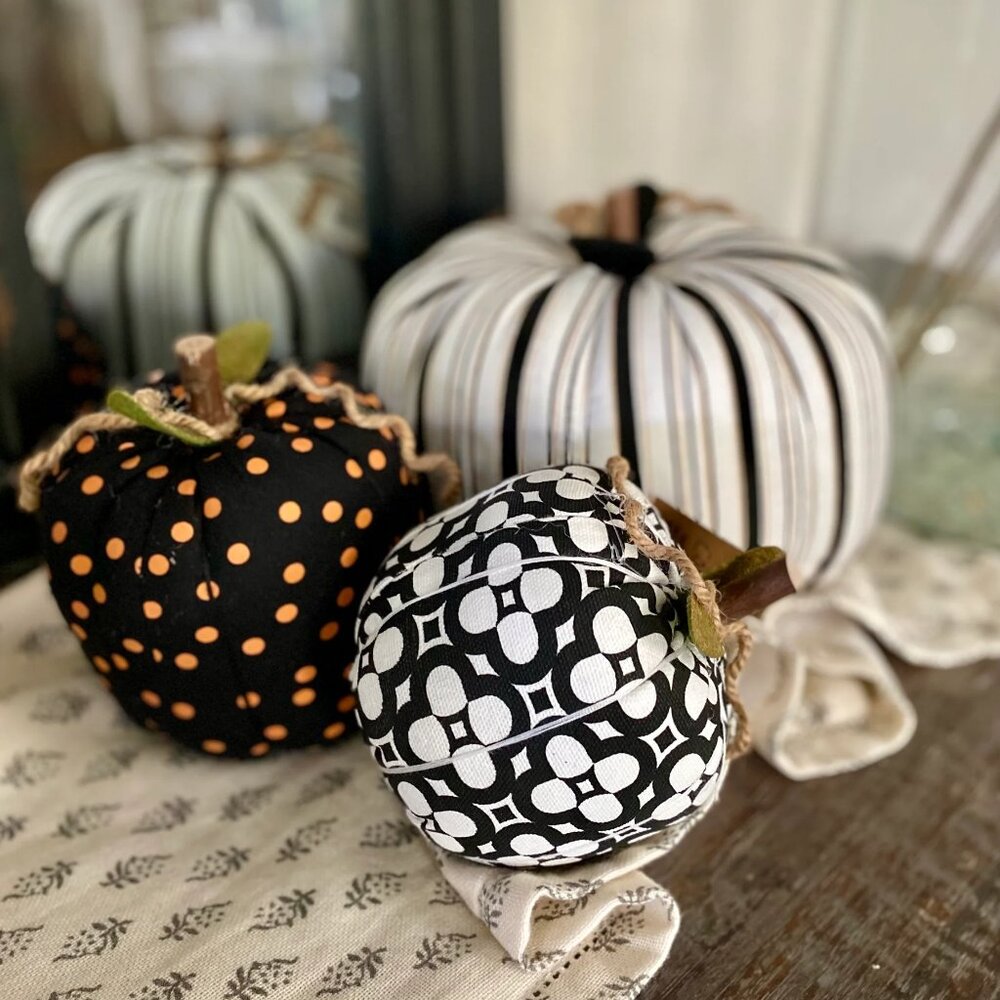 Patterned Fabric Pumpkin/Orange Polka Dot-Large/NWT - Picture 3 of 10